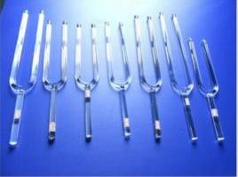 Tenedor de cristal de cuarzo con notas