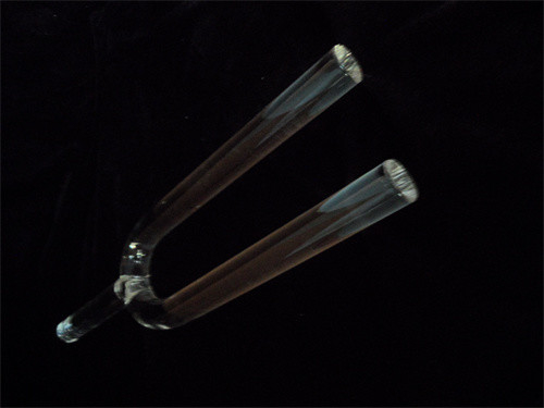 Diapasones de cristal transparente con estuche y percutor de goma