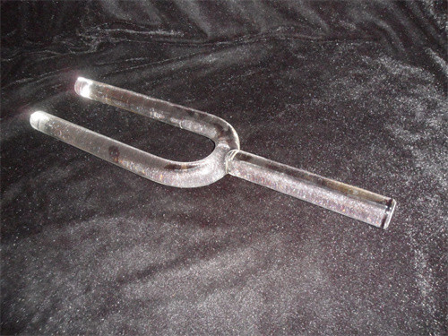 Diapasones de cristal transparente con estuche y percutor de goma