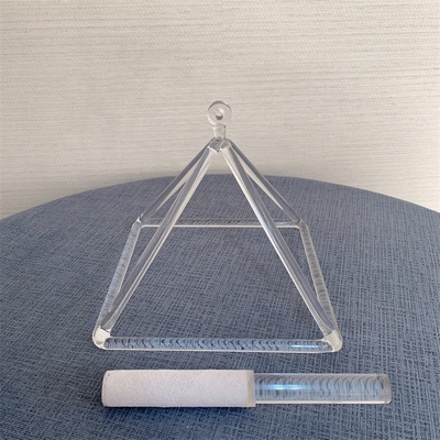 Pirámide de canto de cristal de cuarzo con alta calidad