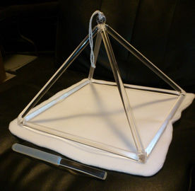 Pirámide de cristal cantante