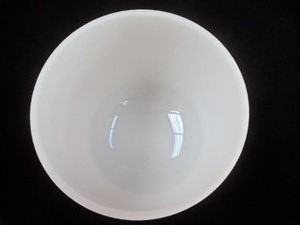 Direct Manufacturer White Chakra Tuned Quartz Singing Bowl with suede mallet and chakra note FSB951