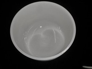 Direct Manufacturer White Chakra Tuned Quartz Singing Bowl with suede mallet and chakra note FSB951