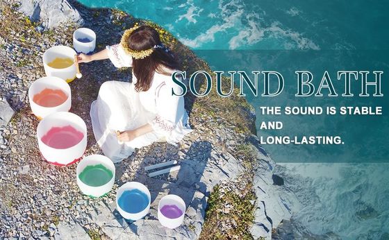 Un conjunto de Lotus Chakra Cantando Bowl Color único para baño de sonido y meditación