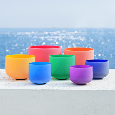 Cuenco de canto de cristal de cuarzo helado de color 7pcs Chakra Set Sanación de sonido con bolsas de transporte