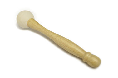Mazo de madera (percutor) con bola de goma