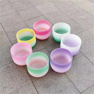 Juego de 7 cuencos cantores de cuarzo esmerilado de color arcoíris para la curación con sonido