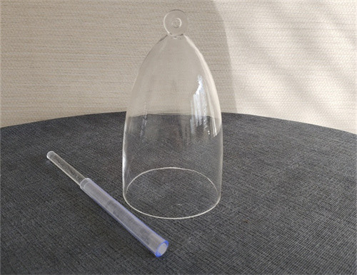 Un conjunto de campanas de afinación de cristal