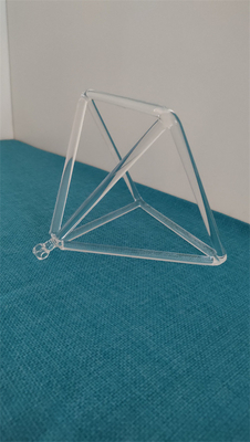 Pirámide de cuarzo con accesorios