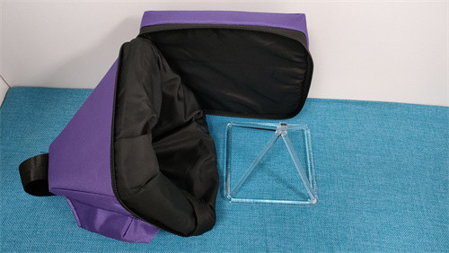 Pirámide de cuarzo con accesorios
