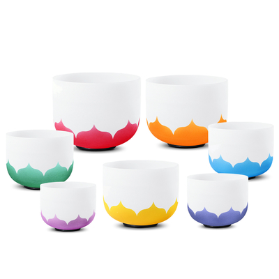 Proporciona una taza de canto helada con tono de chakra CDEFGAB