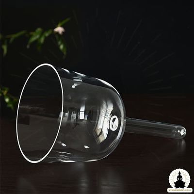 Cantando cuenco de cristal de cuarzo para la curación