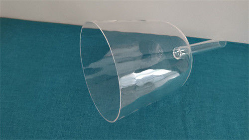 Cuencos de cristal transparentes con mango