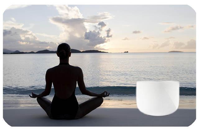 Proporciona una taza de canto helada con tono de chakra CDEFGAB 12